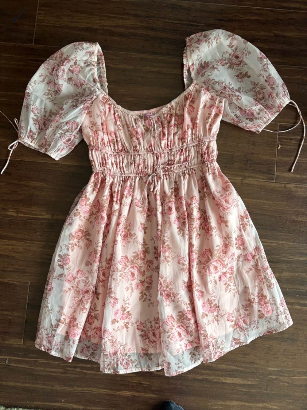 miami Francesca’s Blush Pink Floral Puff-Sleeve Mini Dress